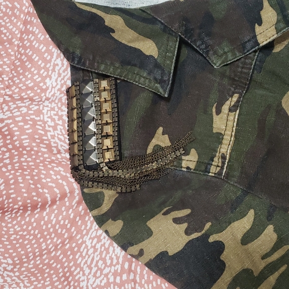 Jacket - Picture 3 of 6